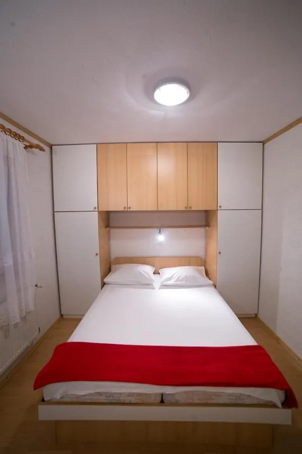 Guest house Apartmani Fuza Rab Supetarska Draga