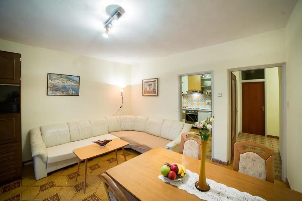 Apartmani Fuza Rab Supetarska Draga Guest house