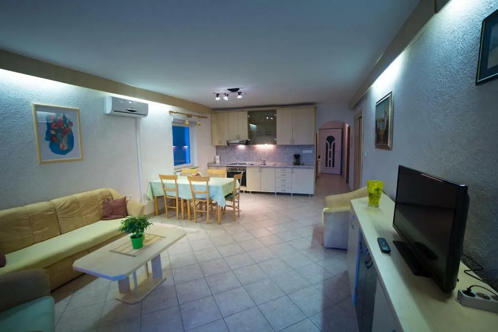 Guest house Apartmani Fuza Rab Supetarska Draga